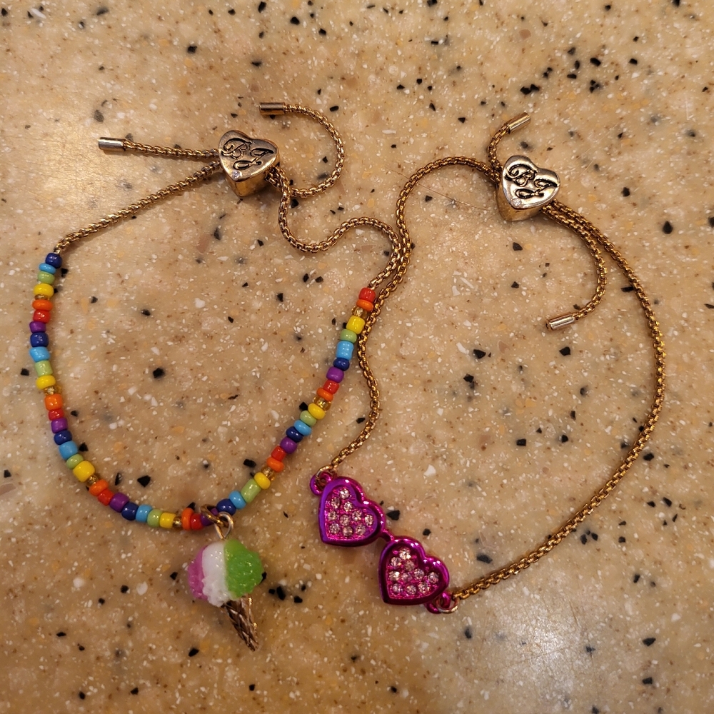 NWOT Betsey Johnson Heart Sunglasses and Ice Cream Cone Beaded 2 Bracelet Set